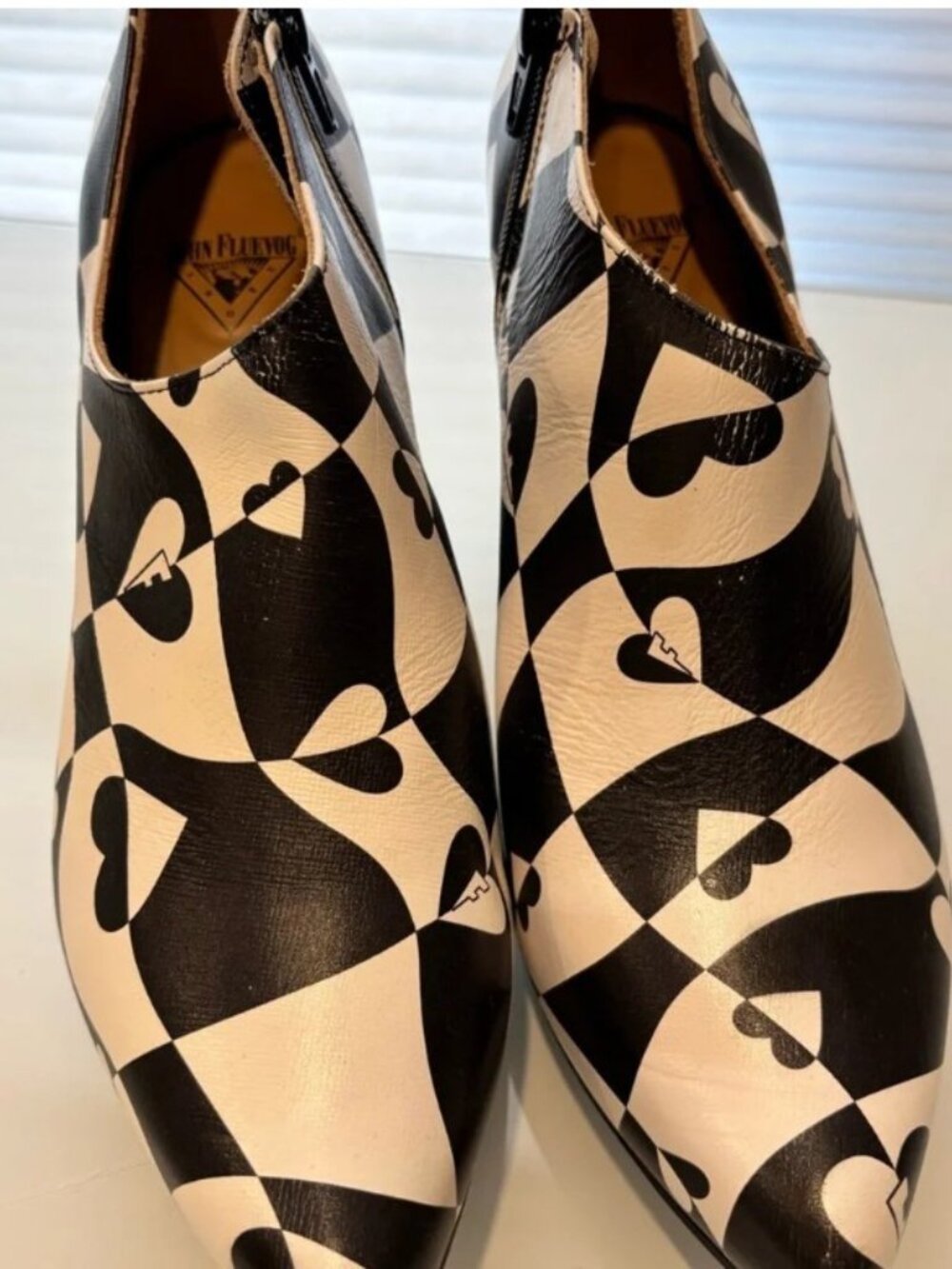 Fluevog Black and White Heart Patterned Women's Shoes size 9 - Picture 2 of 7